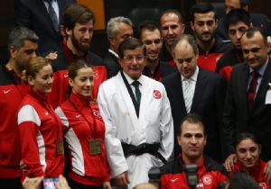 Davutoğlu:  Biz Barajları Tanımayız 
